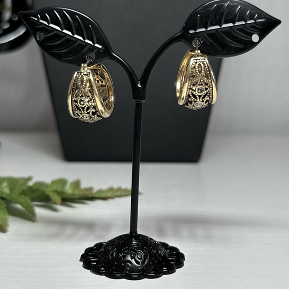 Wide Tapered Earrings - Picture 2 of 7